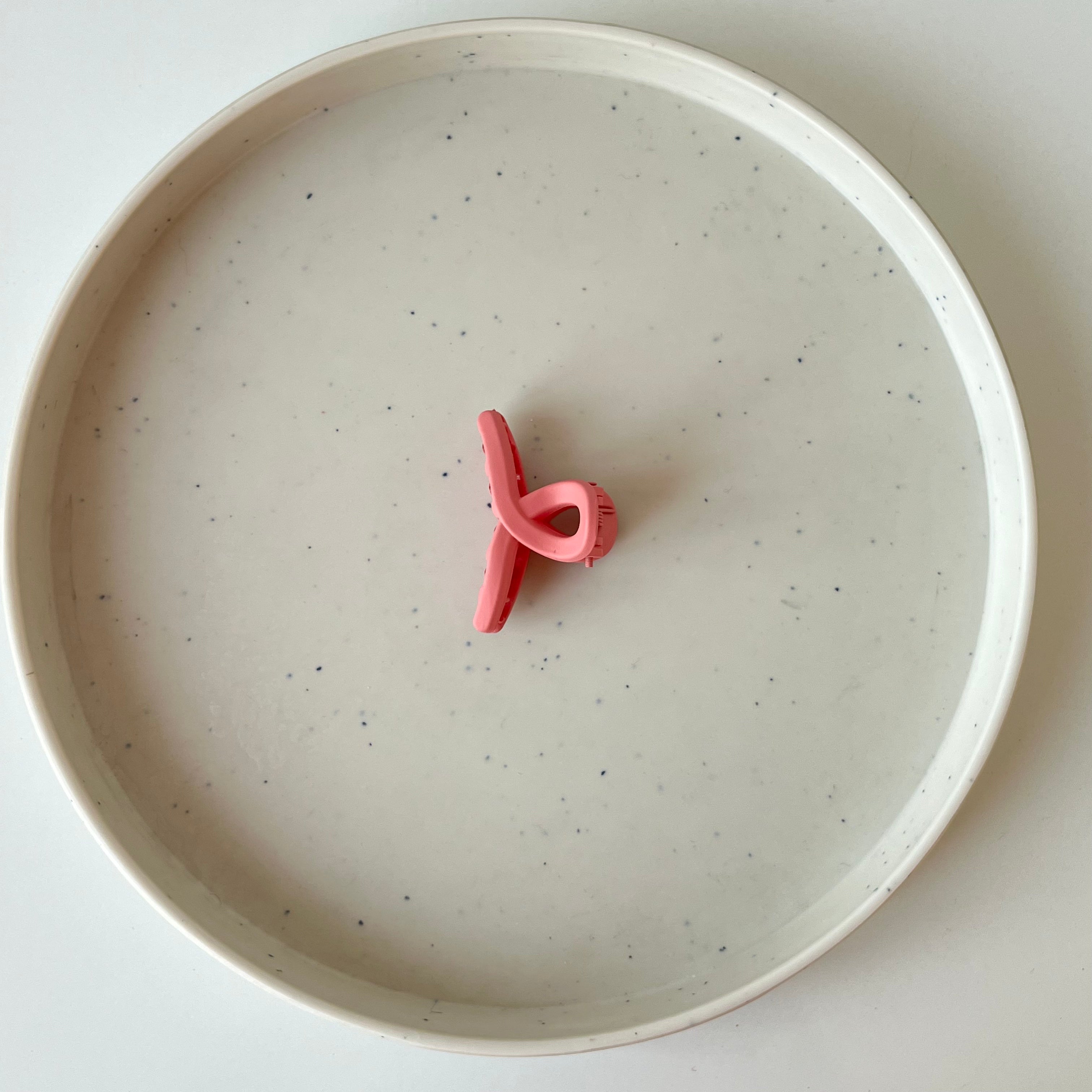 Matte Twist – Small Hair Claw